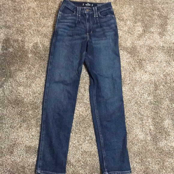 hollister jeans mom